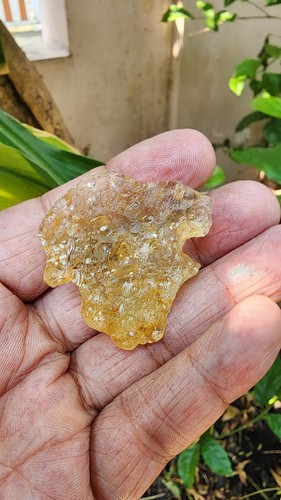 Libyan desert glass - glass,