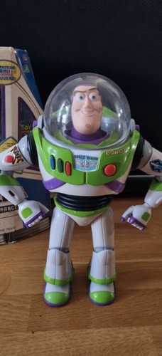 Buzz lightyear toy story - lightyear,