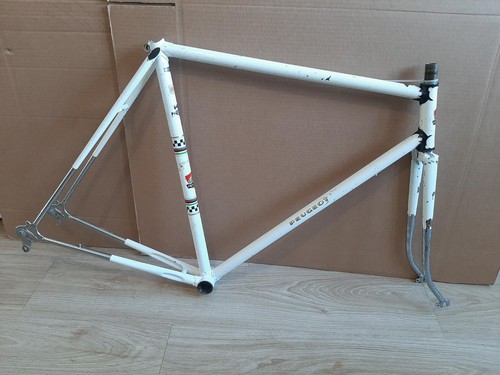 Cadre velo peugeot - cadre, full