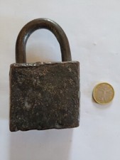 LUCCHETTO ARTIGIANALE ANTICO VECCHIO VINTAGE FERRO BATTUTO PIENO FINE ‘800