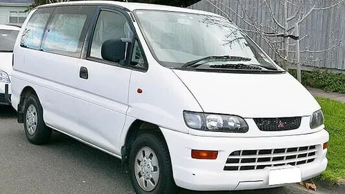 Mitsubishi delica starwagon - /,