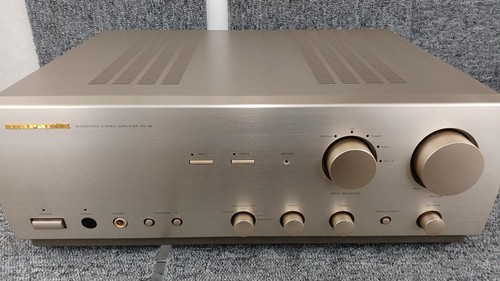 Amplificatore stereo integrato