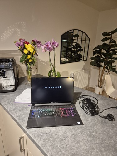 Alienware m17 schermo 3 - alienware, r2