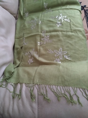 Grazioso scialle verde - , e