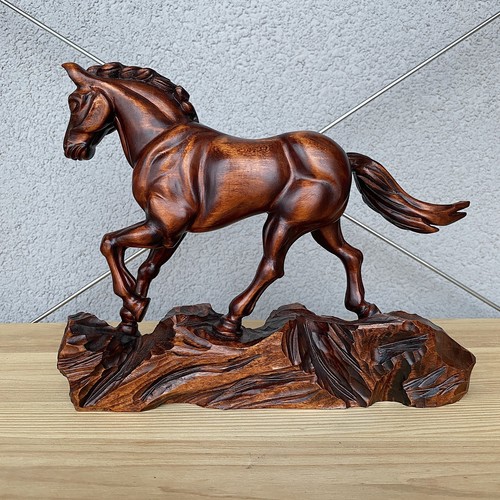 Scultura cavallo legno - di,