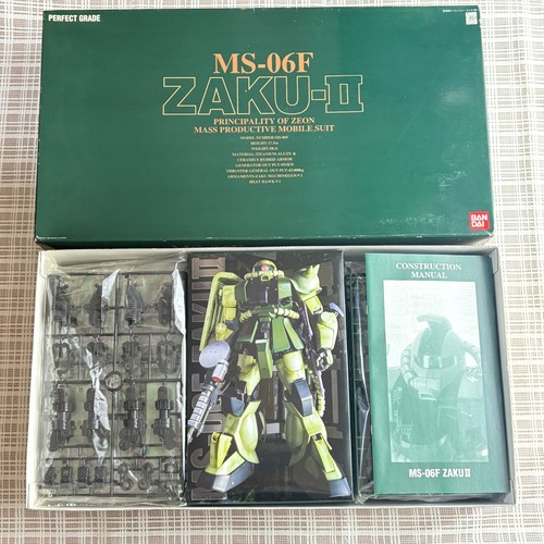 Gundam zaku ms06f - zaku, 2