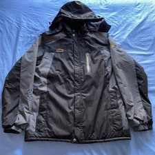 Giacche uomo. Etichette nuove