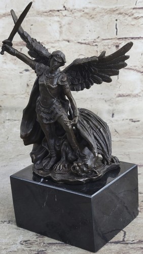 Statua san michele - statua,