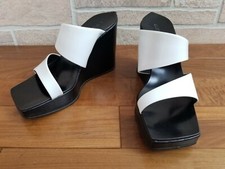 Sandali con zeppa e plateau