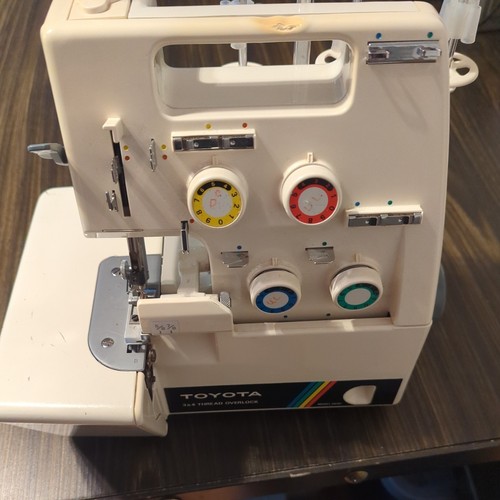 Macchina cucire serger - cucire,