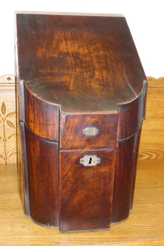 Antica scatola portacoltelli