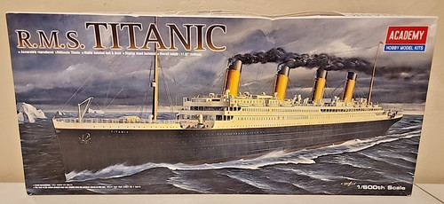 Academy titanic kit - r.m.s.,