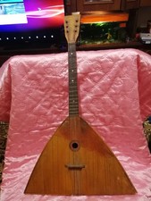 balalaika a sei corde