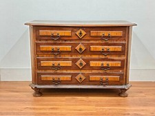 Antico cassettone formellato in noce primo '700