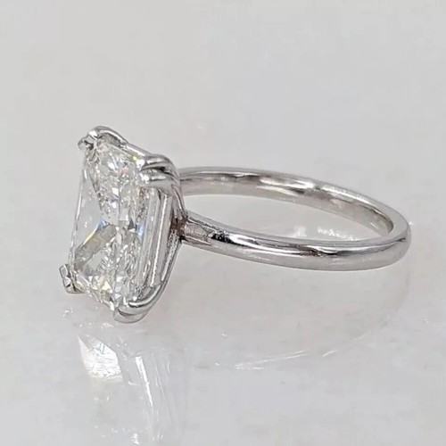 Diamante bianco solitario