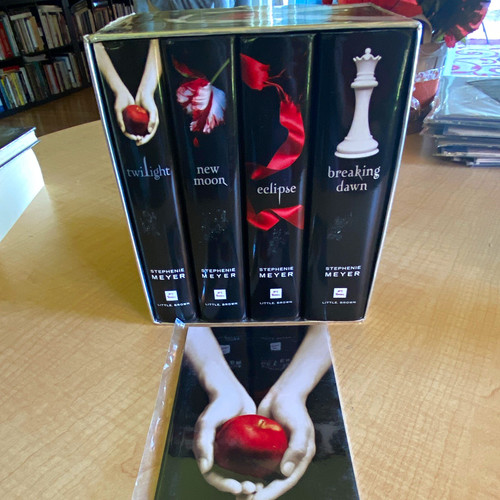 Stephenie meyer twilight saga - stephenie,