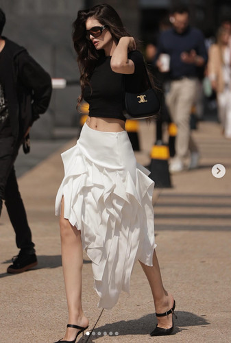 Gonna bianca asimmetrica - , con