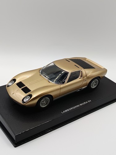 Autoart lamborghini miura - 1/32,