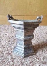 Antica Acquasantiera in Bronzo