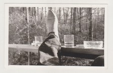 Scarpa bianca su piede