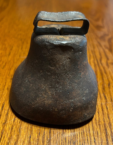 Campana primitiva per pecore
