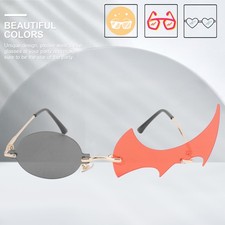 1 paio di occhiali da sole a