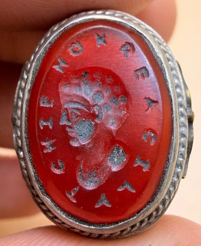 Anello antico con sigillo