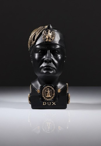 Busto benito mussolini - con, fez