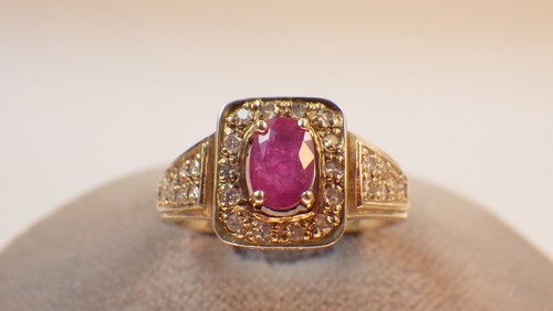 Bellissimo anello rubino