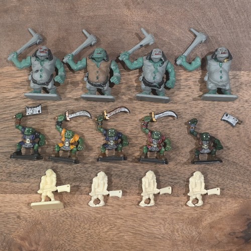 Hero quest miniatures lot - quest,
