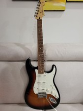 FENDER PLAYER STRATOCASTER - custodia rigida, certificazioni (COME NUOVA)