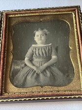Dagherrotipo Ritratto di bambina con abito con scollatura a barca di moda