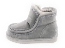 In My Shoes 20231 Eva