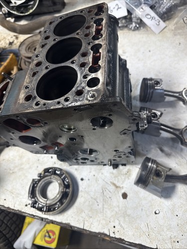 Kubota d640 engine block with - kubota,