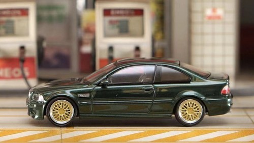 Bmw con cerchi oro - (e46),