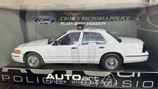 1/18 AutoArt Ford Crown Victoria carrozzeria liscia 72707 scatola buone condizioni 