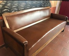 Divano Antico in Legno Massello con Seduta e Schienale in Vera Pelle con borchie