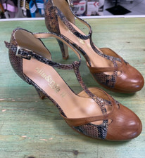 Scarpa con tacco - &,