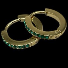 ORECCHINI CERCHIETTI DORATI CON BRILLANTI VERDI FIRMATI SAGAPO PER UOMO E DONNA.