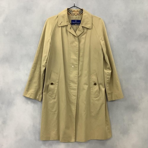 Burberrys trench coat beige
