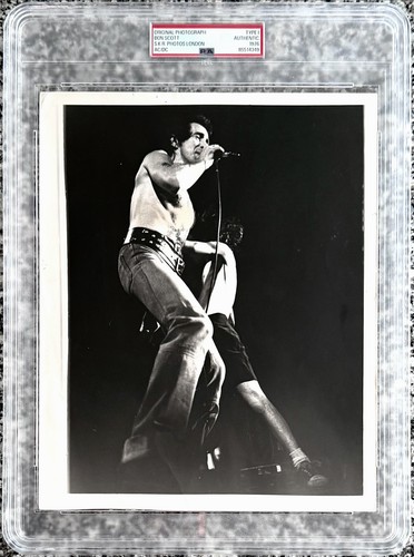 1976 bon scott angus young - bon, scott,