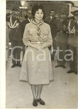 1960 s. l. Regina Farah DIBA di Persia in divisa da scout a una manifestazione