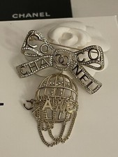 Brooch Chanel Perfect