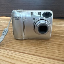 Solo accensione Nikon COOLPIX E5600 fotocamera digitale 5600