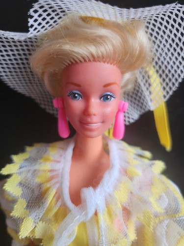 Barbie pretty changes bambola - changes,