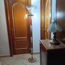 LAMPADA PIANTANA. DESIGN ANNI 60 VINTAJE.  IN OTTONE E MARMO. BASE CERAMICA.