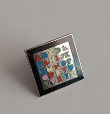 Spilla vintage ACME Studio "Alfabeto", design di Massimo Vignelli