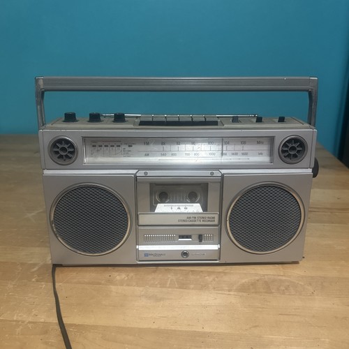 Macdonald anni boombox - 80,