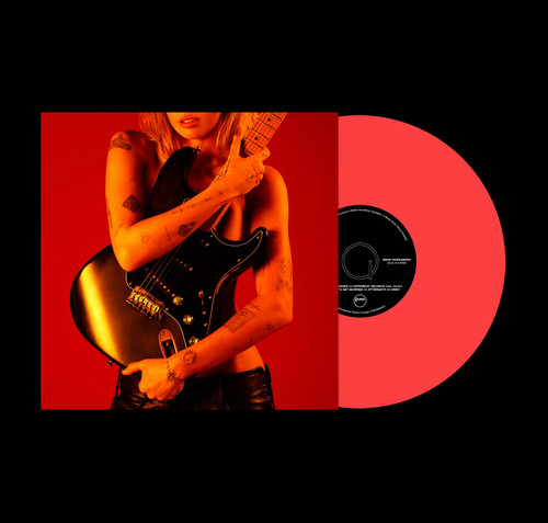 Miley cyrus bass persuades - miley,