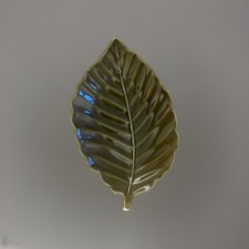 Piatto in ceramica foglia
